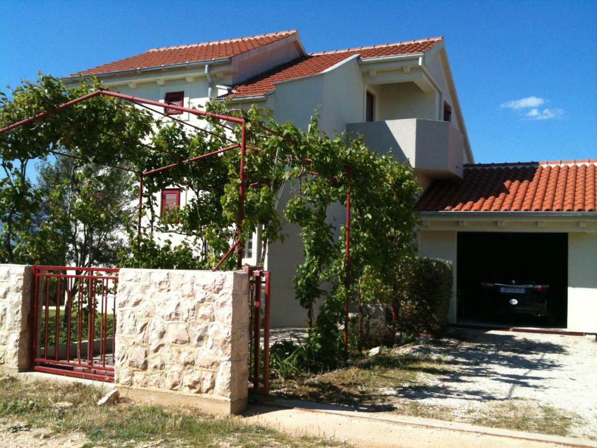 Apartments Villa Aurora Ražanac Buitenkant foto